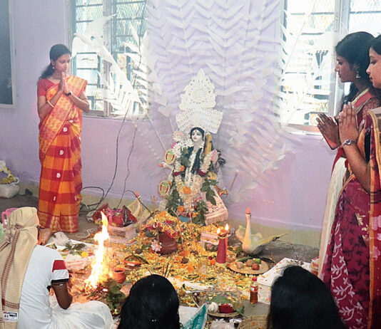 Ten Saraswati Puja traditions that Bengalis are proud of